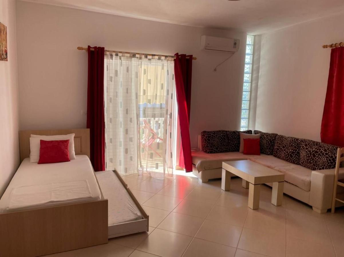 Vila Mario Aparthotel Εξαμίλιο Εξωτερικό φωτογραφία