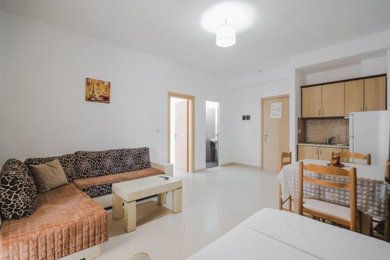 Vila Mario Aparthotel Εξαμίλιο Εξωτερικό φωτογραφία