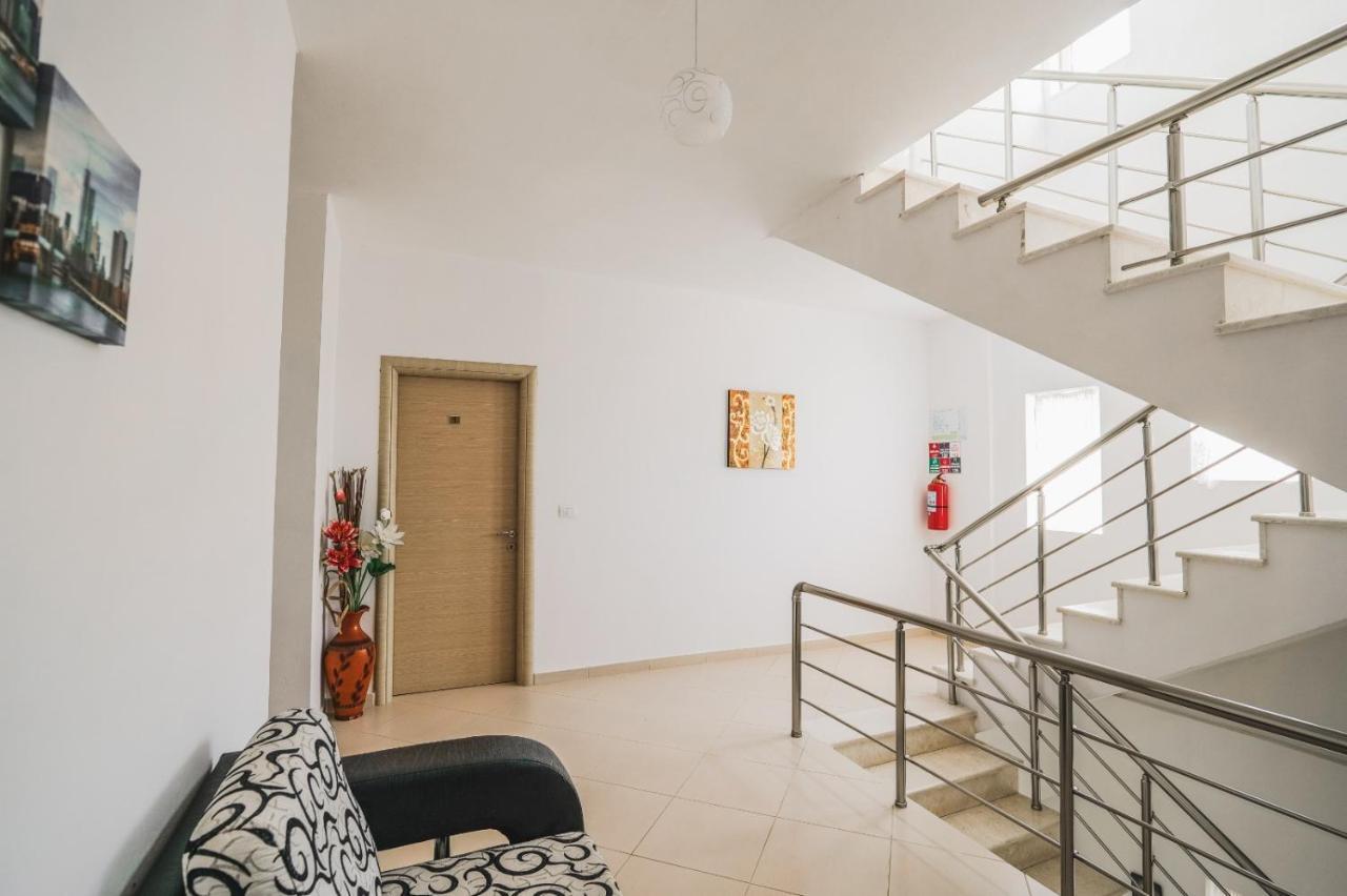 Vila Mario Aparthotel Εξαμίλιο Εξωτερικό φωτογραφία